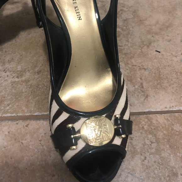 Anne Klein Sandals - size 8 - Picture 2 of 2